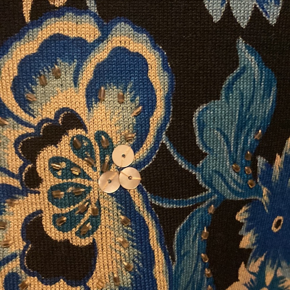 Sweater - Picture 2 of 4